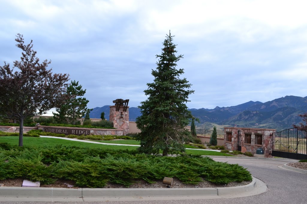 Mesa Road, Colorado Springs: Cathedral Ridge & View Point 1997m -2011- by GSZENDRODI