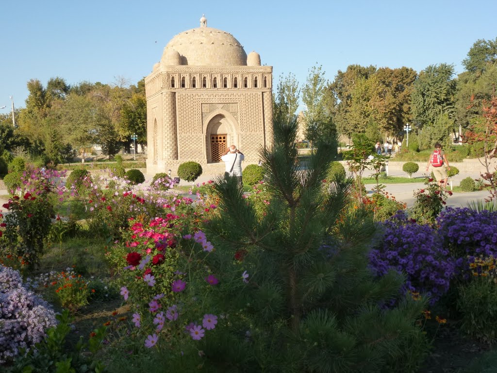 Ismail Samani mausoleum. by Victor “Afrocan” GIL…