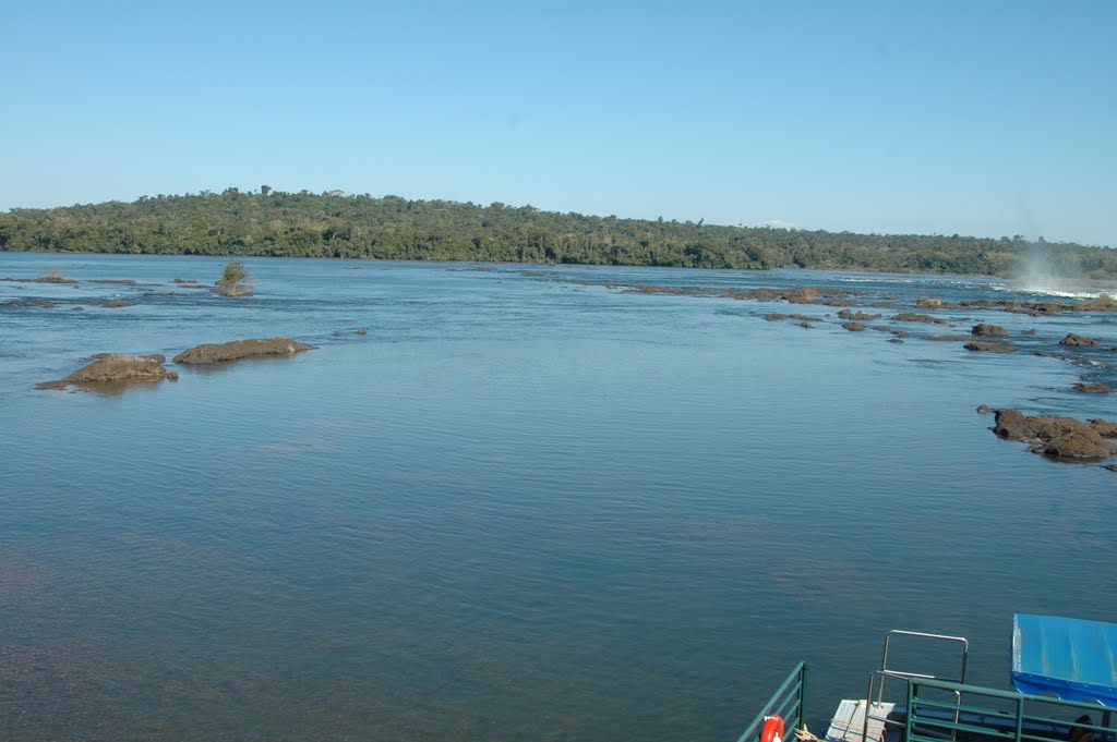 Iguazú River - Iguazú - Misiones Province, Argentina by SANKARS