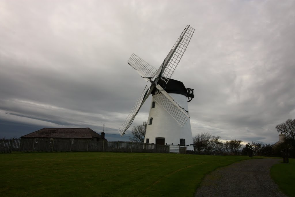 Llynnon Mill by tomwins76