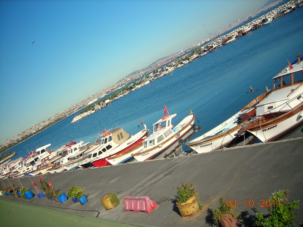 Boat harbor by nezih yazici