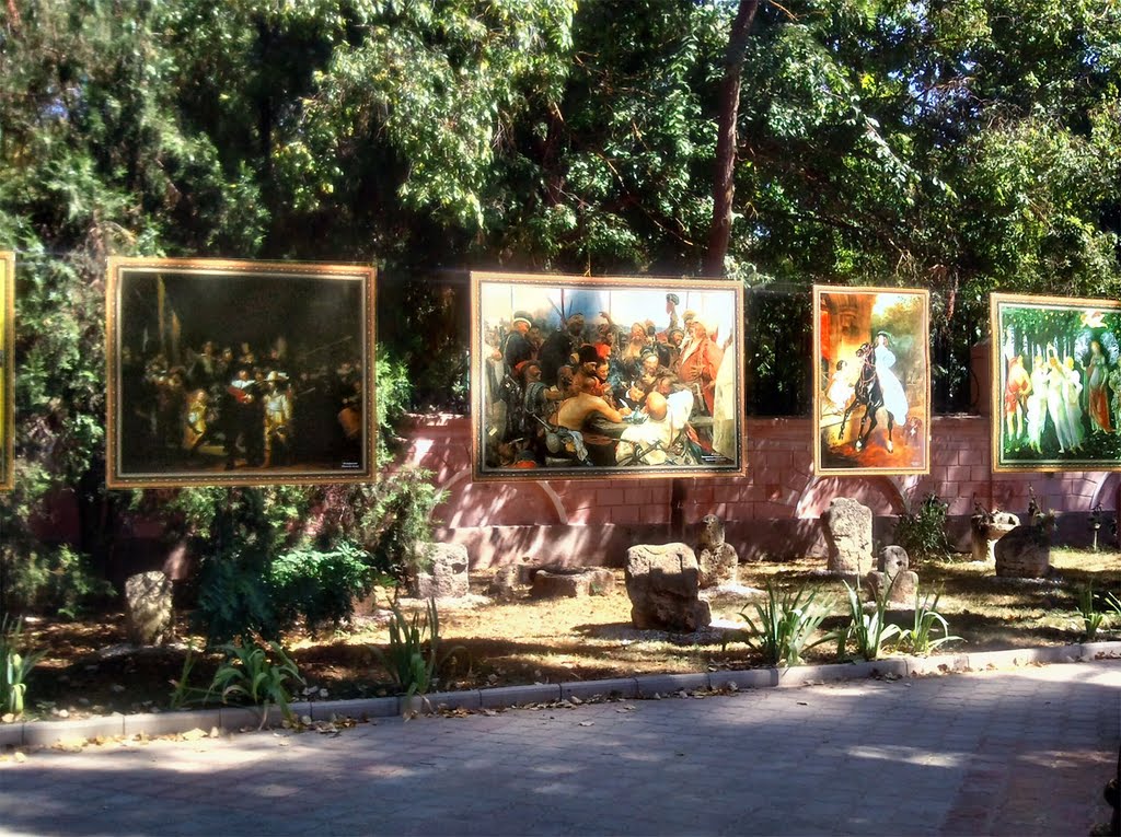 Reproductions of the well-known pictures near an entrance in a museum by Rumlin