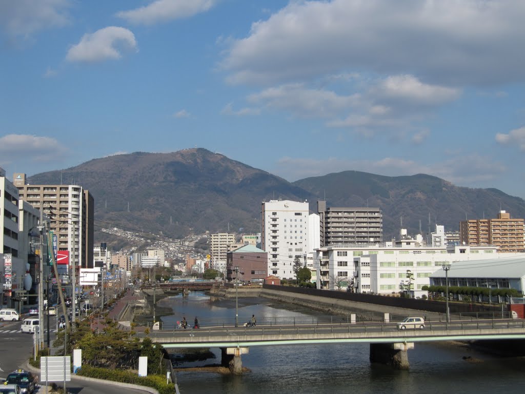 灰ヶ峰と堺川　2011/02/01 by takagarasu@gmail.com