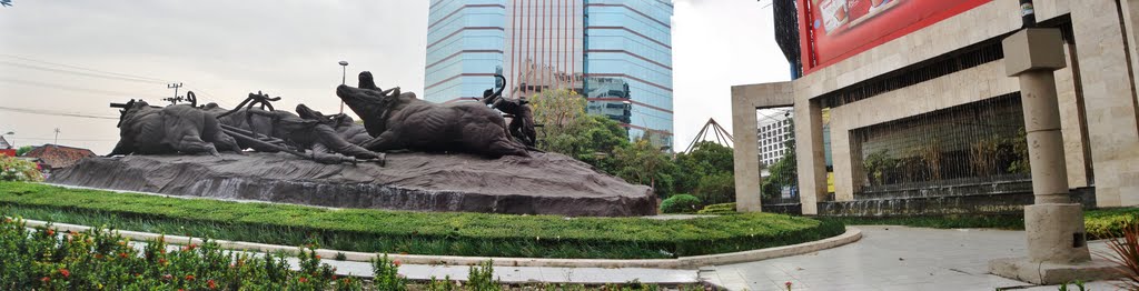 Monumen Karapan Sapi by Detta Priyandikaward…