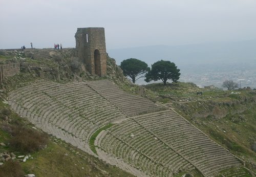 Bergama-acropol antique theatre by chetoo