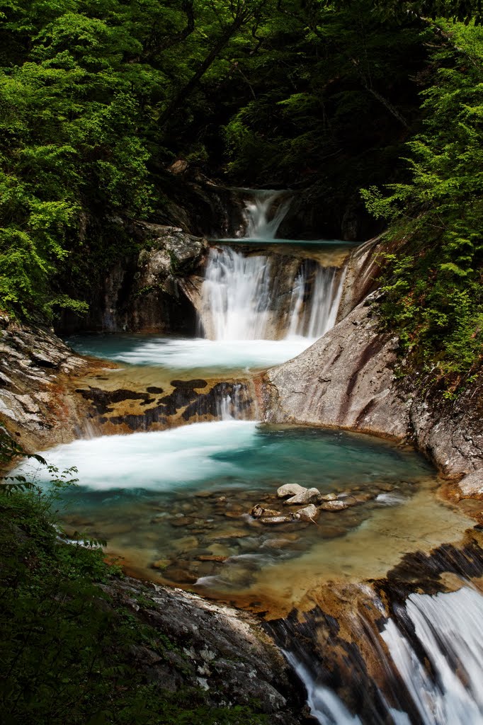 七ツ釜五段の滝 / Nanatsugamagodan-no-taki waterfall by shinohal