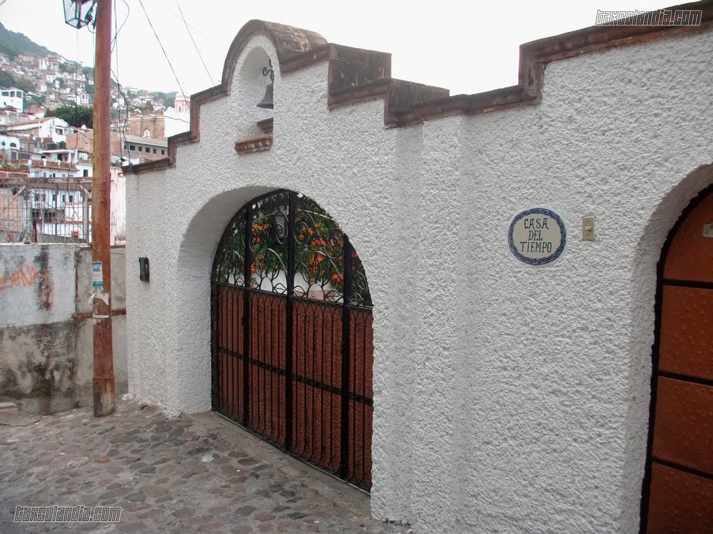 Calle 2da. de Miguel Hidalgo en Taxco by Taxcolandia