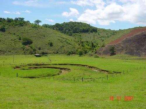 Curvas do Rio São Manoel-Ocidente-Mutum MG by Elpídio Justino de Andrade