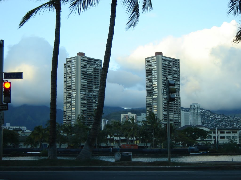 Honolulu, HI. Evening. by vvb