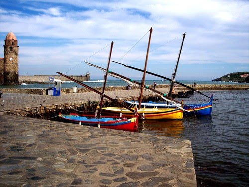 COLLIOURE - Barques catalanes. by Jean THIERS