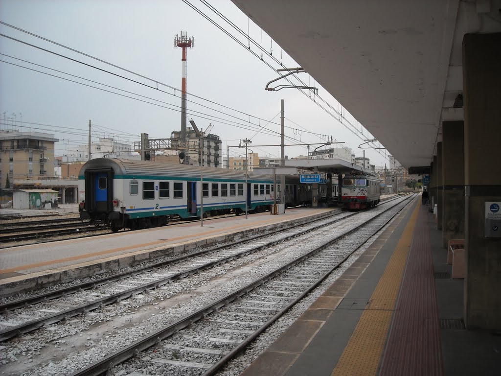 Stazione FS di Brindisi by canarinis55