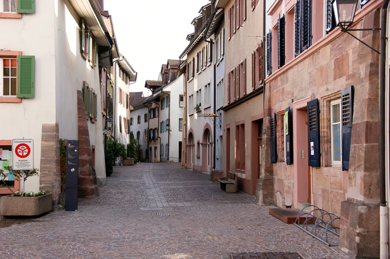 Schweizer Rheinfelden mittelalterliche Altstadt. by Golinski Janusch