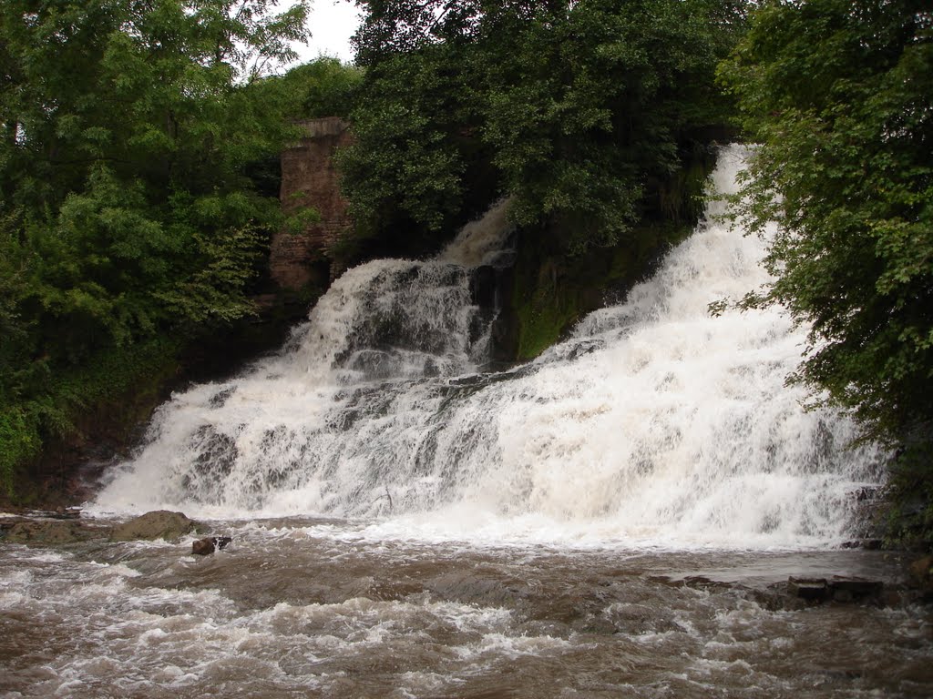 Dzhurinsky Falls by Kiwa