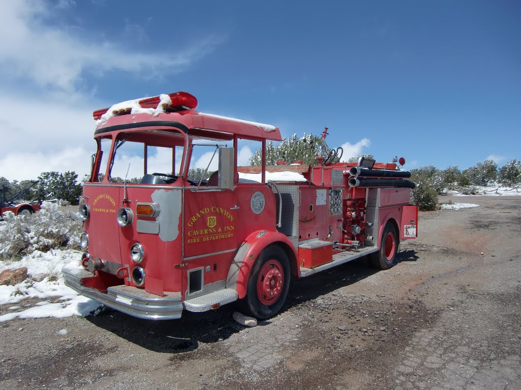 Old fire truck at Grand Canyon Caverns, April 2011 by Dirk Hofmann