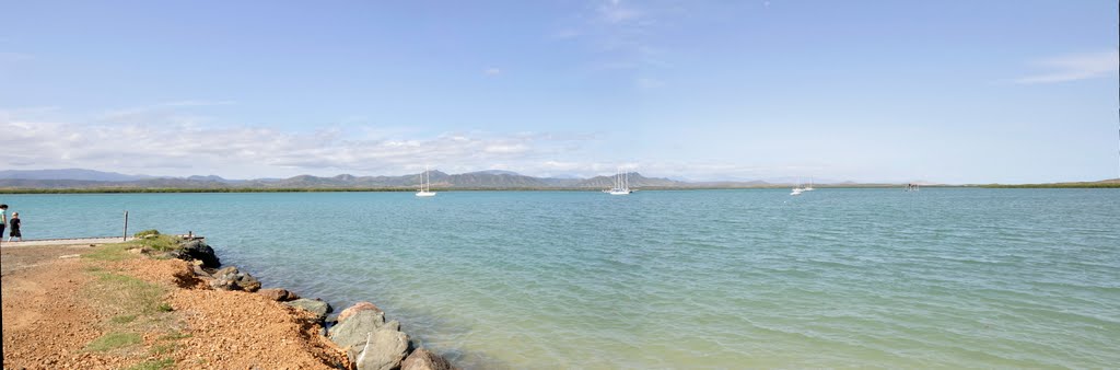 DEVANT LE WARF DE OUANO by claude marceluc