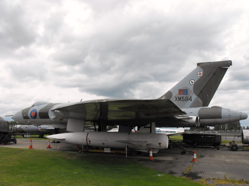 XM594 with Bluesteel at Newark Air Museum by scotrig