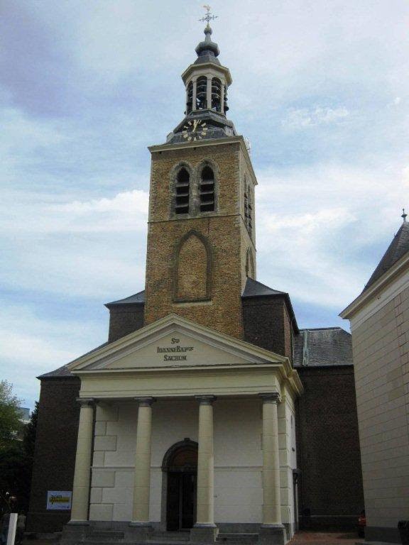 R.K.Kerk Johannes de Doper 1839-2005, nu Cultureel Centrum. by Rene1971