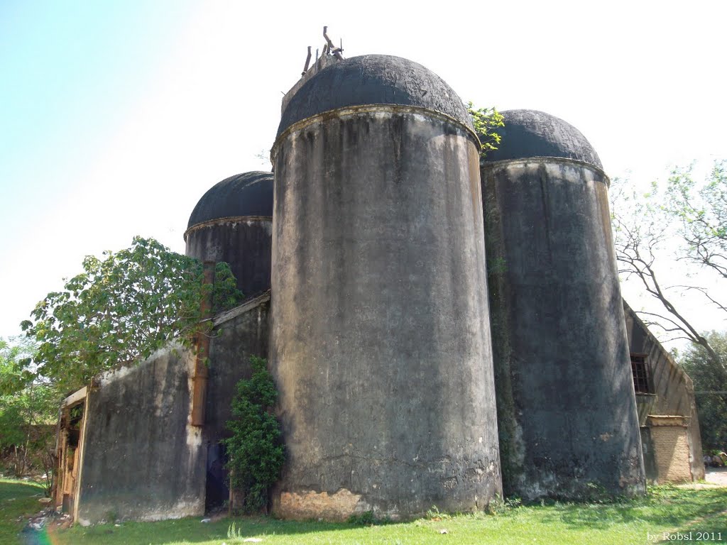 Antiguo Silo by Robsl