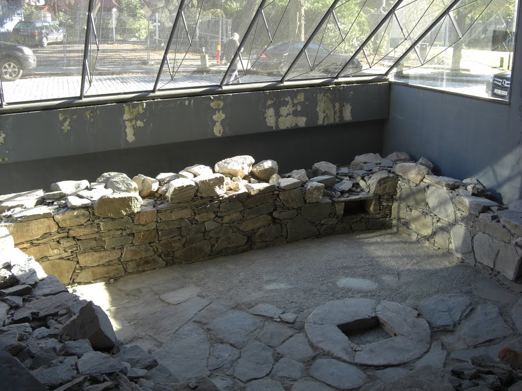 Excavations at Dreggsallmenningen by Mona Lygre