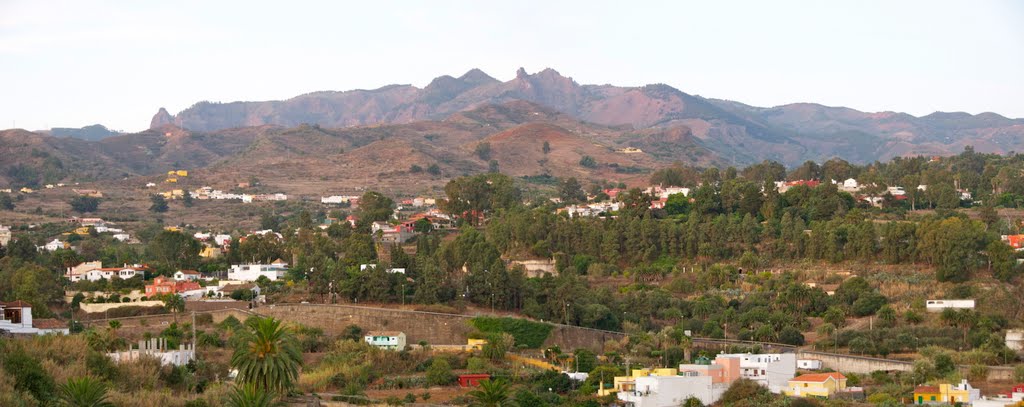 LA CUMBRE by Rafael Peñate Navarro