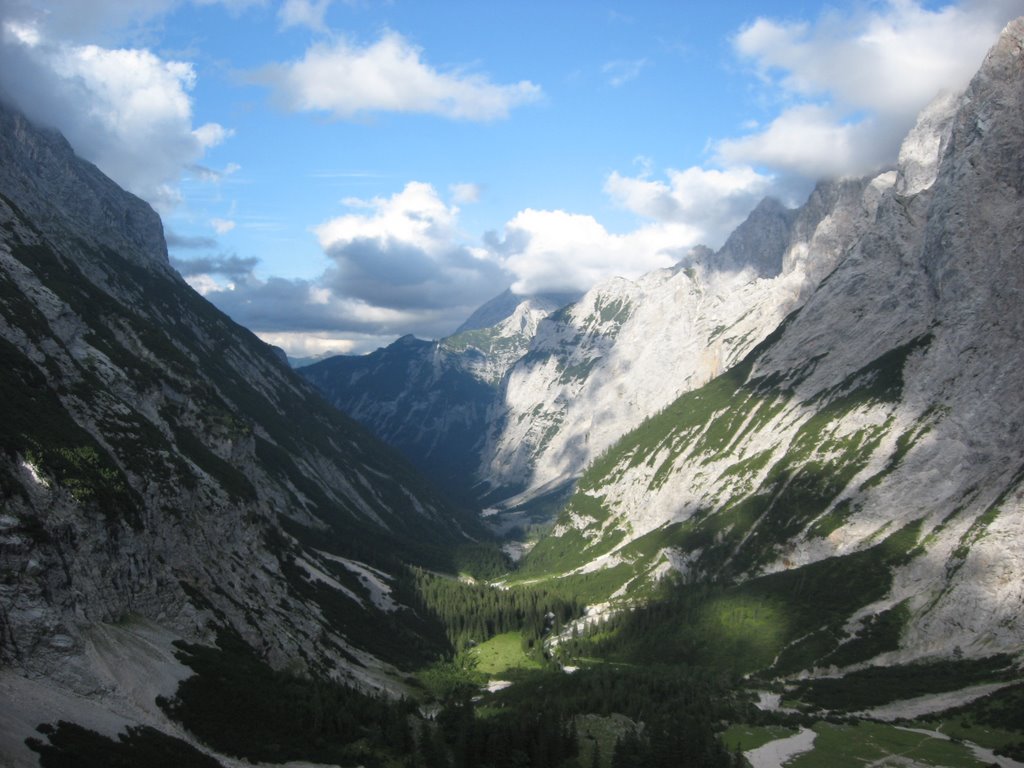 Reintal Sicht von Knorrhütte kommend auf Reintalangerhüttte by Regina Stergar