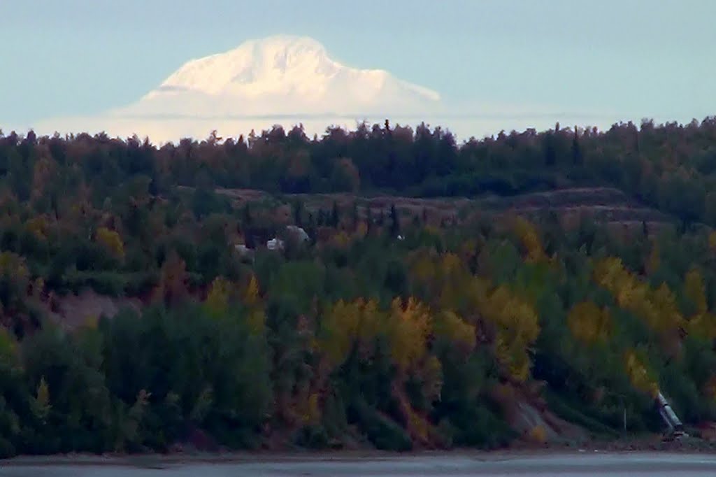 Anchorage (AK) - Mount Mc Kinley (133 mi from here - à 214 km!) by phlaine