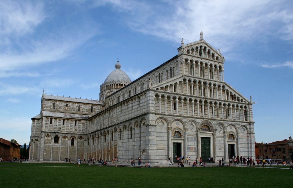 The cathedral by the Tower of Pisa by Pedro Venda