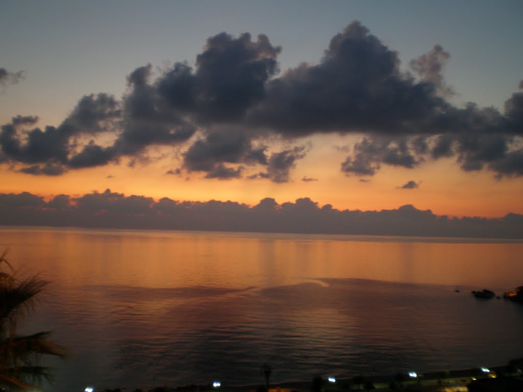 Tramonto sul Mar Tirreno da Belvedere Marittimo (Cosenza) by Luciano Calabrese