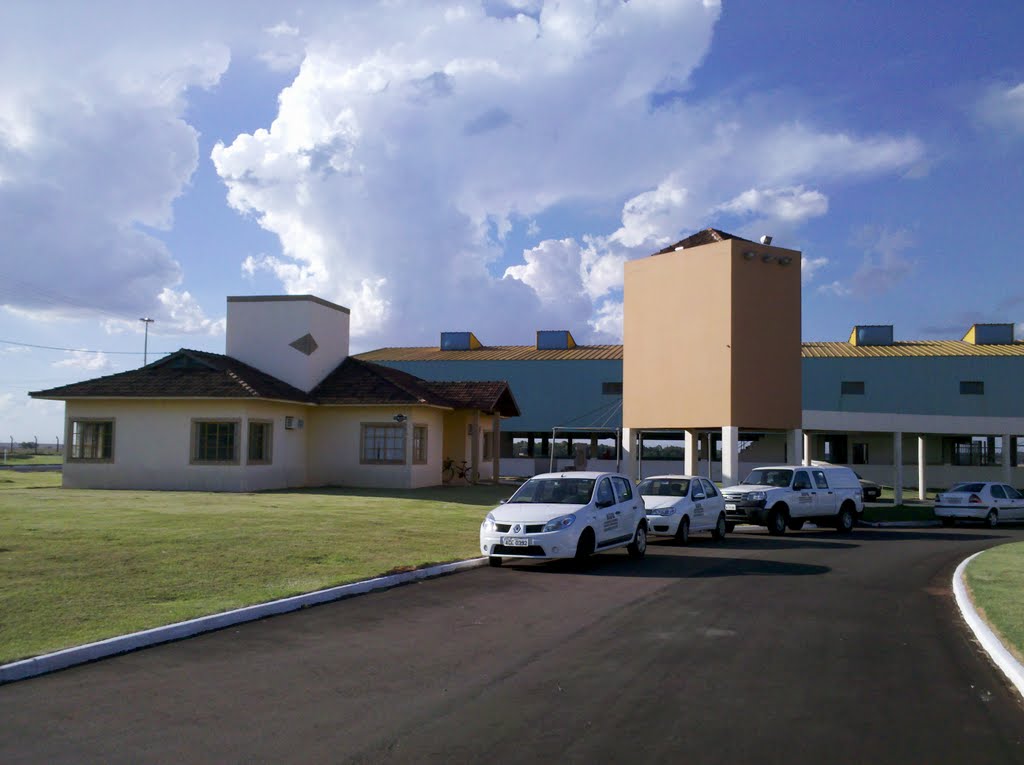 Centro de Eventos Ismael Sperafico em Toledo, PR. by Ricardo Mercadante