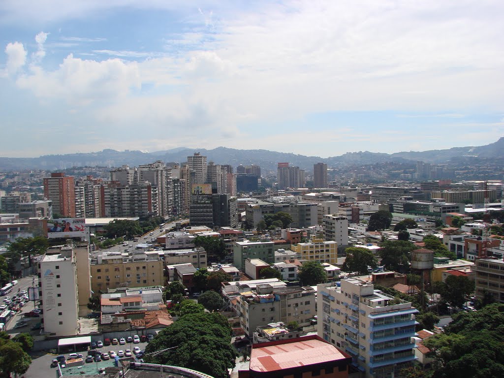 Campo Claro y Los Ruices. by Ernesto Lorenzo