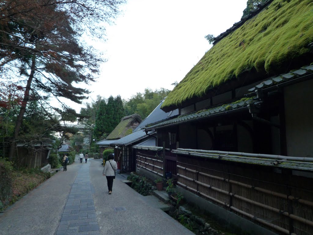 京都・嵯峨鳥居本町街並み by yamamot100