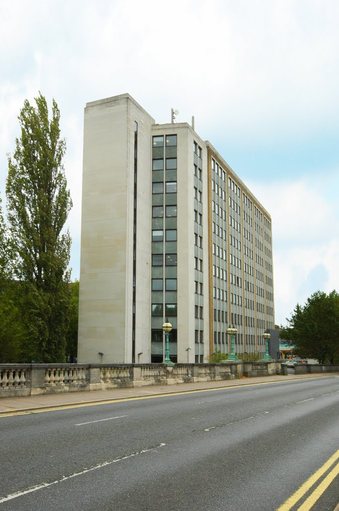 Reading Bridge House on Kings Meadow Road by Bressons_Puddle