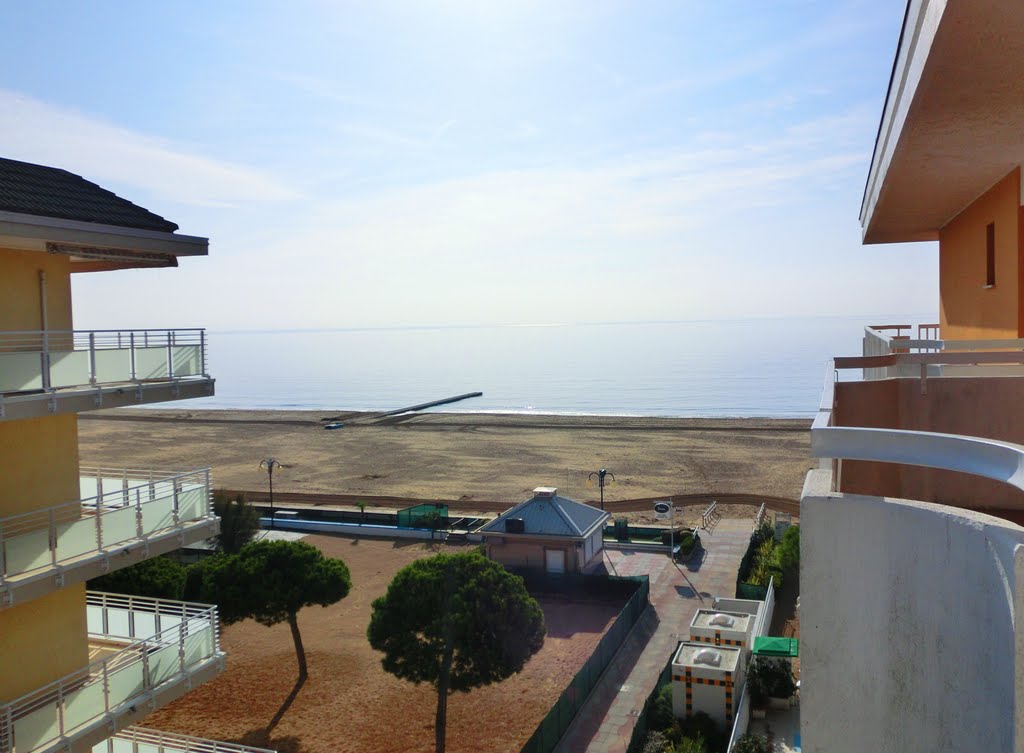 Jesolo Beach - view from apartments in Nautilus Residence by Agenzia Lampo