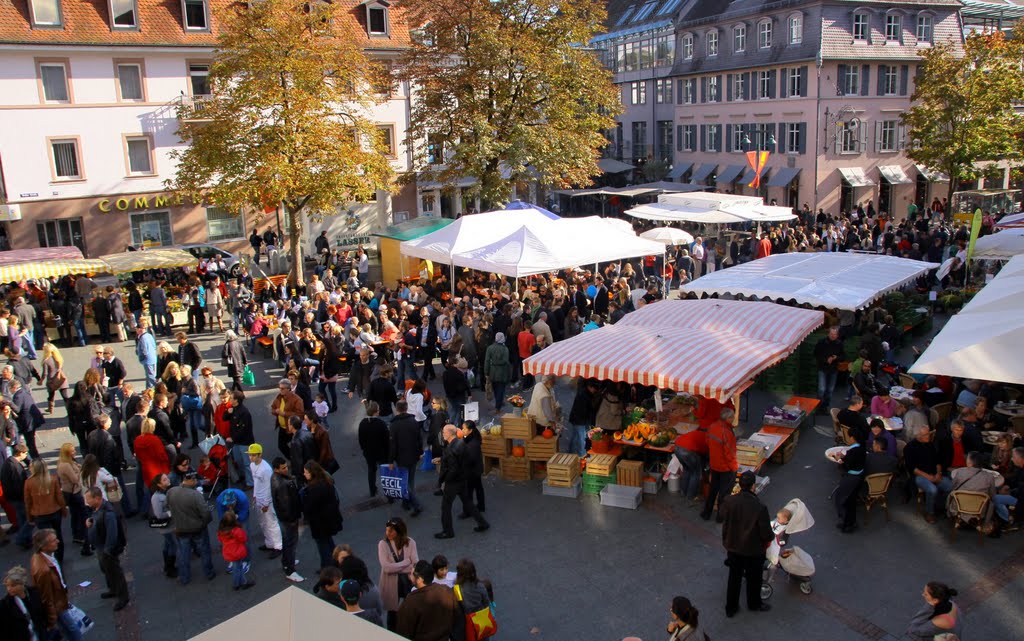 Impressionen vom Pro Lörrach-Herbstfest by Pierre  Likissas