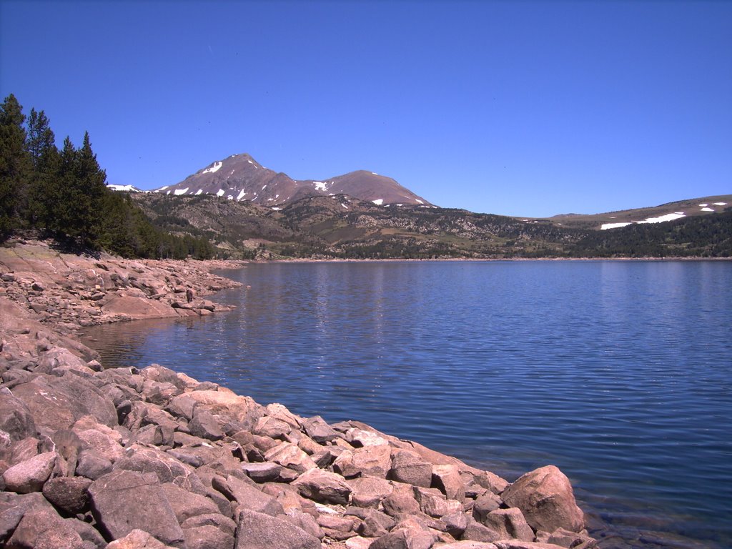 Lac des Bouillouses Pic Péric (Pyrénées orientales-France) by garabel