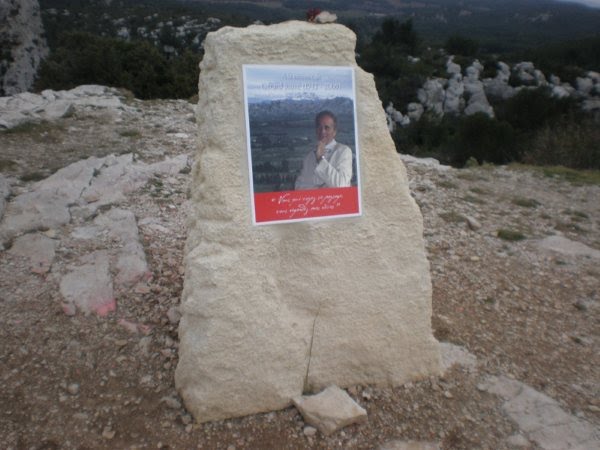 Mémoire au Président fondateur du P.N.R. des Alpilles by CHARBELA c