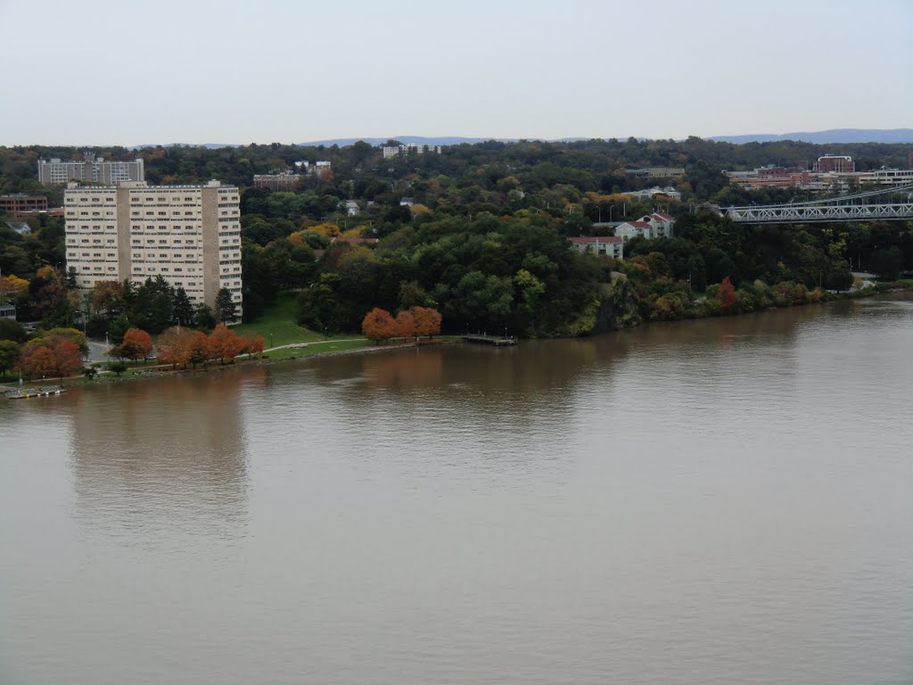 Hudson Walkway by usa.usa.usa