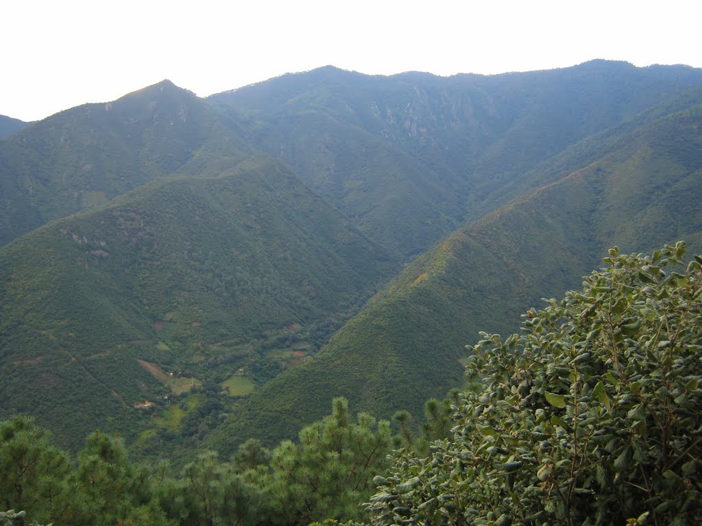 La sierra Ixtepeji, Oaxaca by waldwind