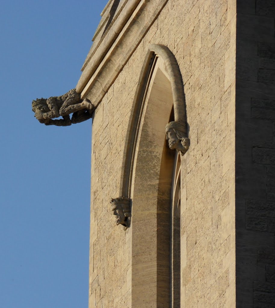 Architectural features at Manthorpe Church by Bobsky.