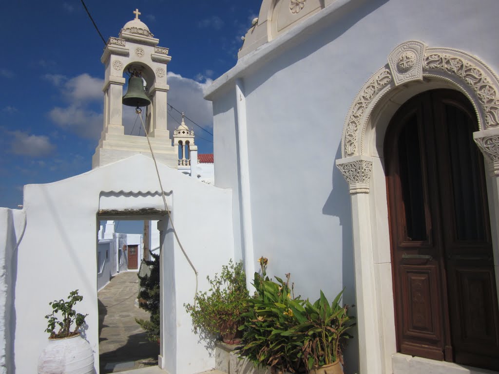 Monastère de Kechrovouni (Tinos) by Rebexho