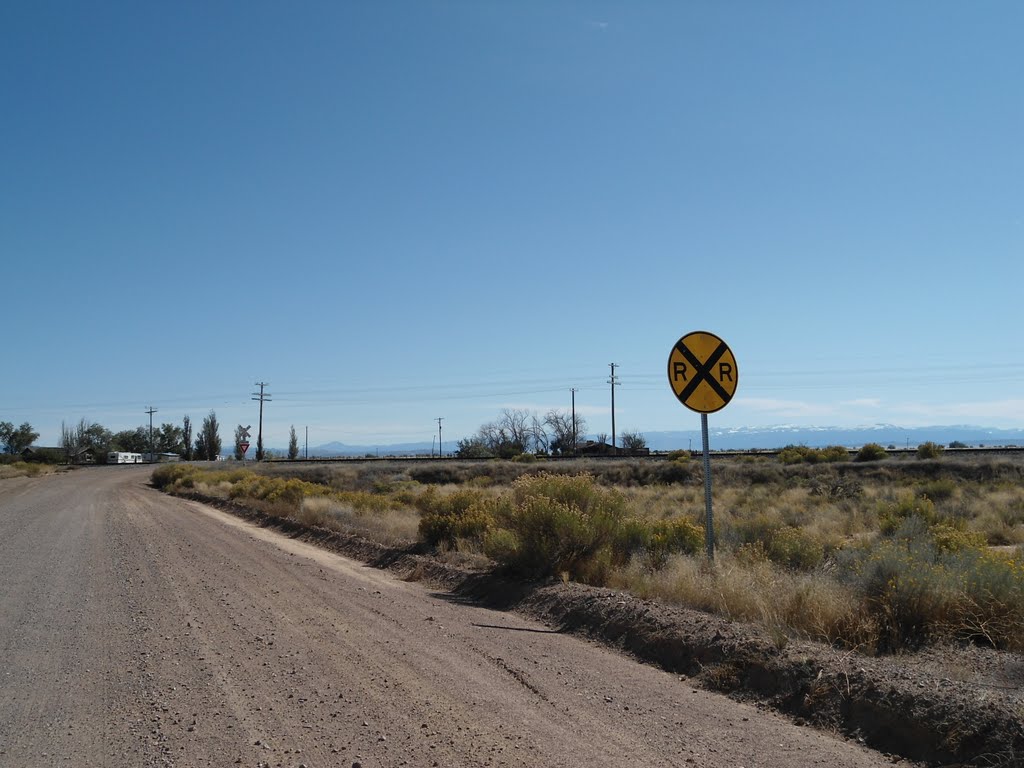 Railroad Xing by Hänsel und Gretel