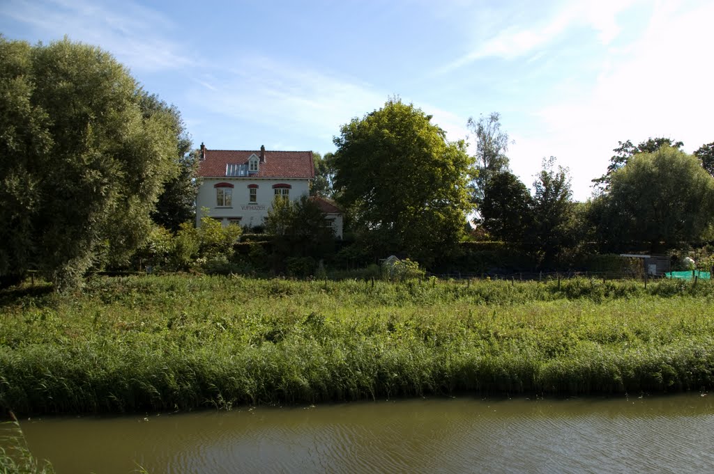 Former railway station Vijfhuizen by Dick Wools