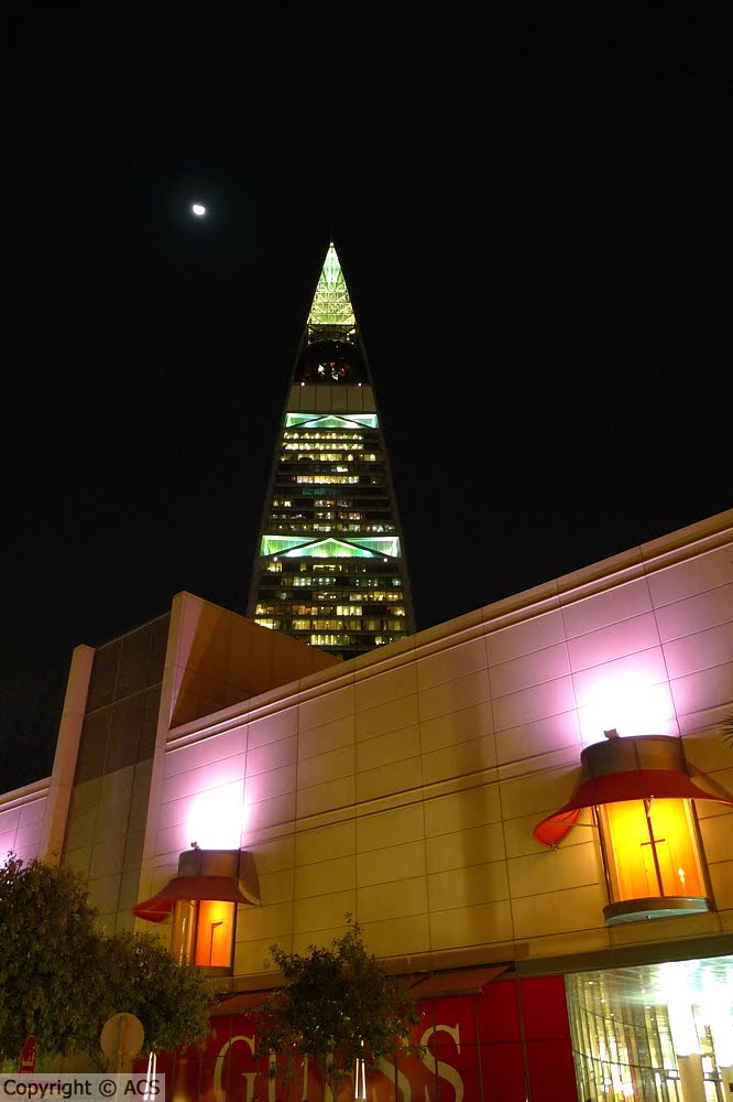 Al Faisalah Tower at Night (Feb, 09) by Ahmet Cuneyt Selcuk