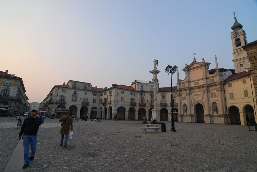 Piazza della Annunziata, Venaria Reale by CsOH