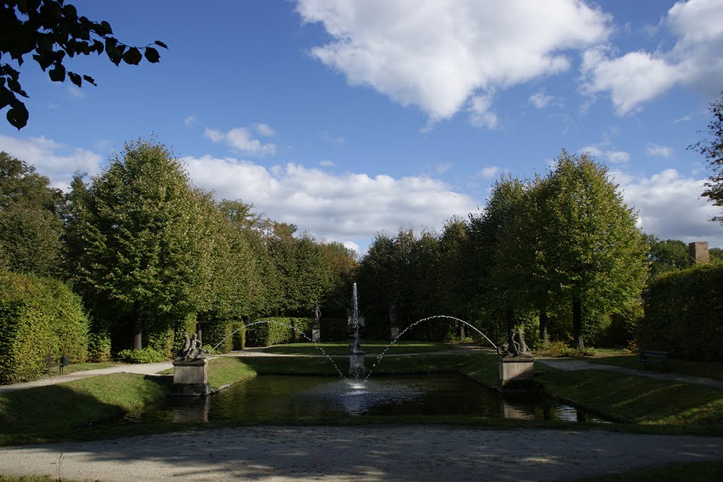 Wasserspiele im Französischen Garten by Andreas Rusch