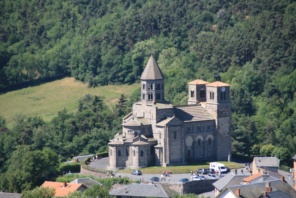 Saint-Nectaire - Eglise Romane majeure d'Auvergne by jacquemy