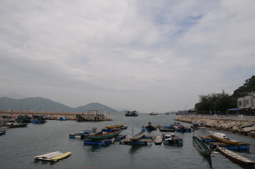 Cheung Chau typhoon Shelter, Sai Wan Breakwater by Siu Ki Lee