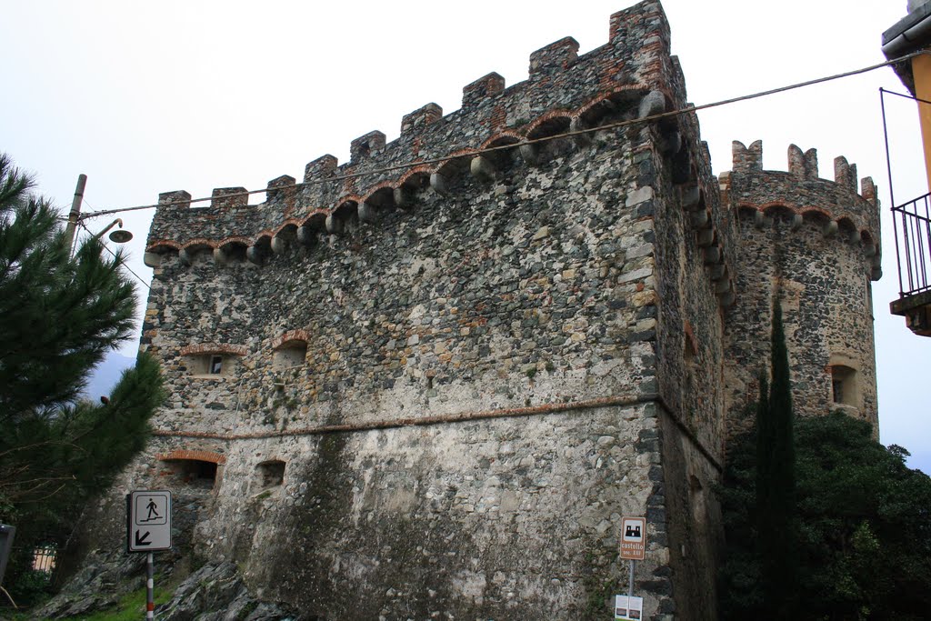 Levanto - Castello by Renzo Garabini