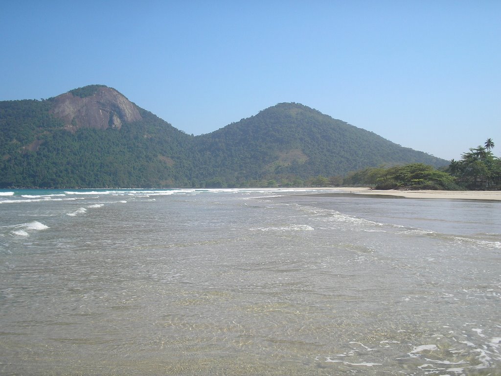 Dois Rios - Montanhas - Ilha Grande - Brasil by Marcelo Parise Petaz…