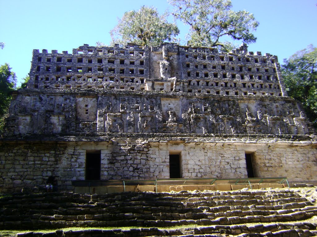 Edificio 33 Yaxchilan Chiapas by Alejandro Zamudio L.